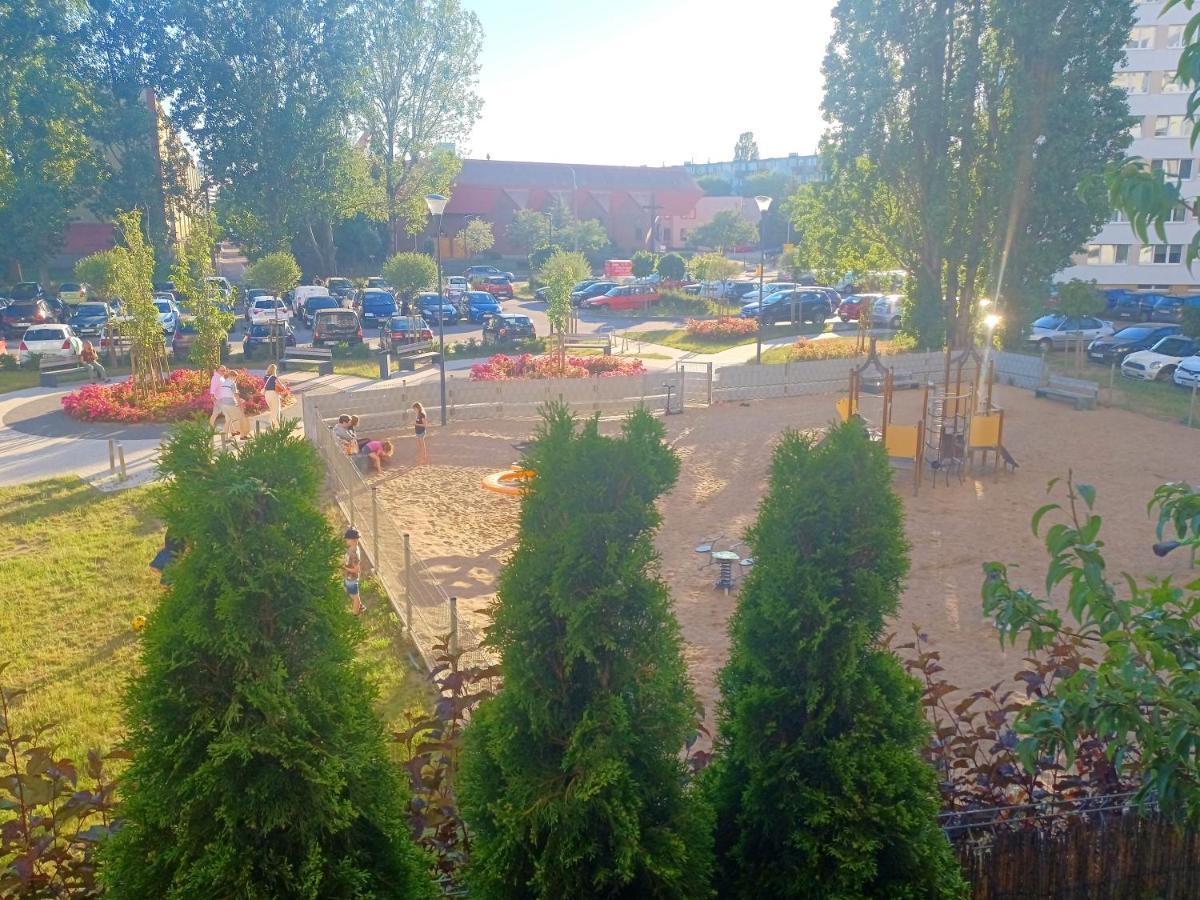 Sunny Sleeps 4 By The Beach With Garden Patio - Gdansk Przymorze Apartment ภายนอก รูปภาพ