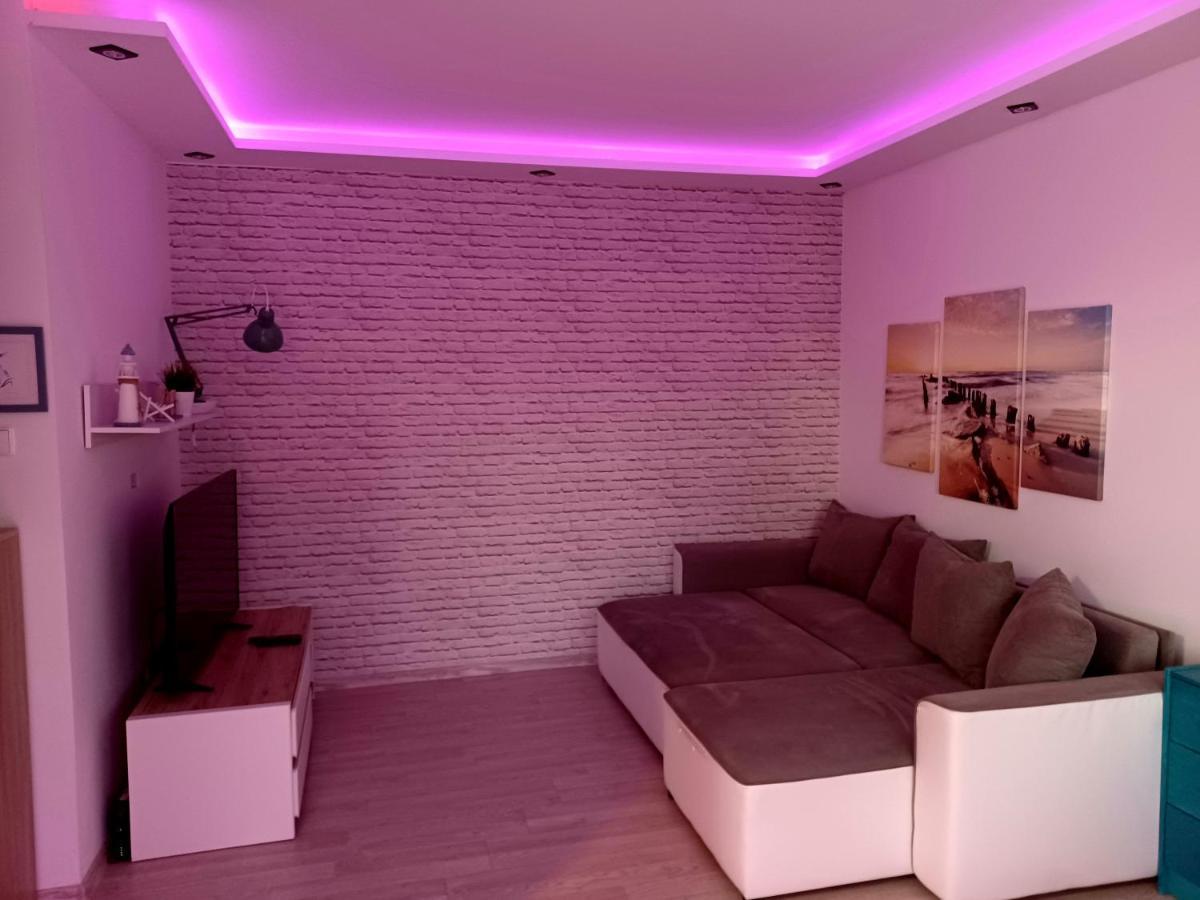 Sunny Sleeps 4 By The Beach With Garden Patio - Gdansk Przymorze Apartment ภายนอก รูปภาพ